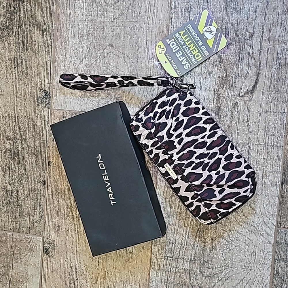 Travelon safe id wallet wristlet leopard print RFID blocking New in Box